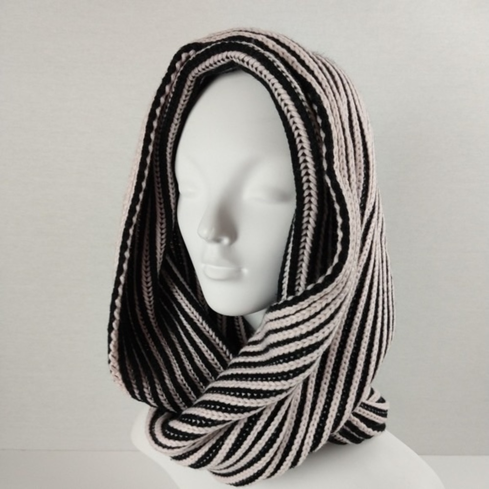 Kate Spade ♠️ infinity scarf